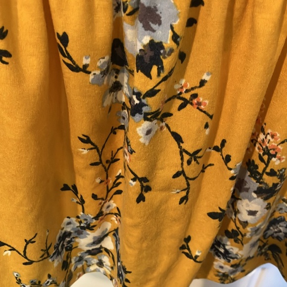 Xhilaration smocked floral blouse - Picture 5 of 5